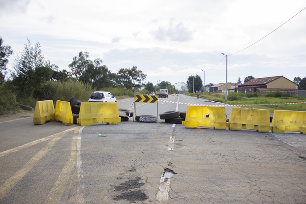 Windsor Road Collapse A Compounded Problem Krugersdorp News